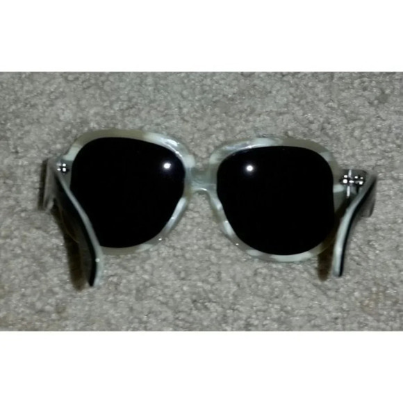 FENDI FS 484 Sunglasses Brown Lenses & Black Bonze Plastic Type Frames FENDI FS 484 Sunglasses Brown Lenses & Black Bonze Plastic  main image 4